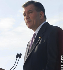 Ridge addresses the public and members of the U.S. Coast Guard in Miami Thursday.