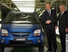 Suzuki CEO Osamu Suzuki joined Hungary's Prime Minister Peter Medgyessy at the Ignis launch.